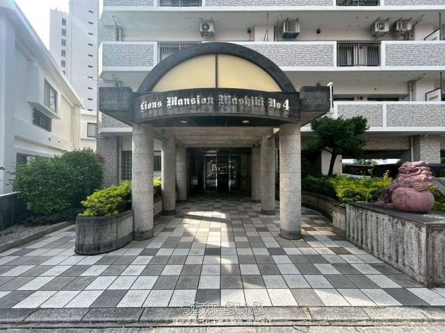 Lions Mansion Mashiki 4 3LDK Apartment for Sale in Ginowan - Image 1