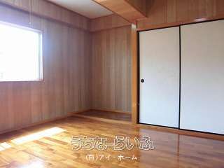 2DK Apartment for Rent in Nanjo City, Okinawa - 50,000 Yen - Thumbnail 2