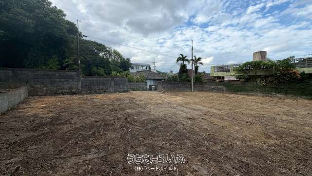 Ocean-View Land for Sale in Nago, Okinawa - 365m² - Thumbnail 3