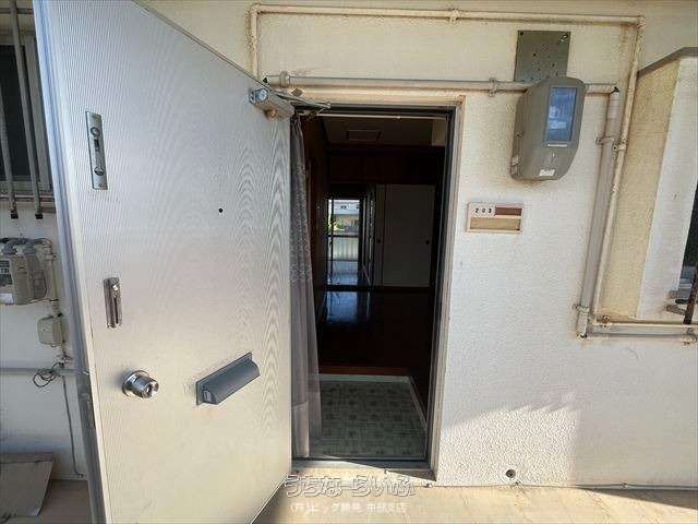 Co-op Ezu 203: 2DK Apartment for Rent in Okinawa City - Thumbnail 3