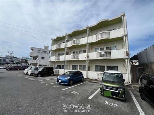 Co-op Ezu 203: 2DK Apartment for Rent in Okinawa City - Thumbnail 2