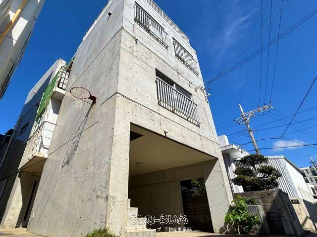 3LDK House with Roof Balcony & Sea Views in Ishigaki, Okinawa - Thumbnail 4