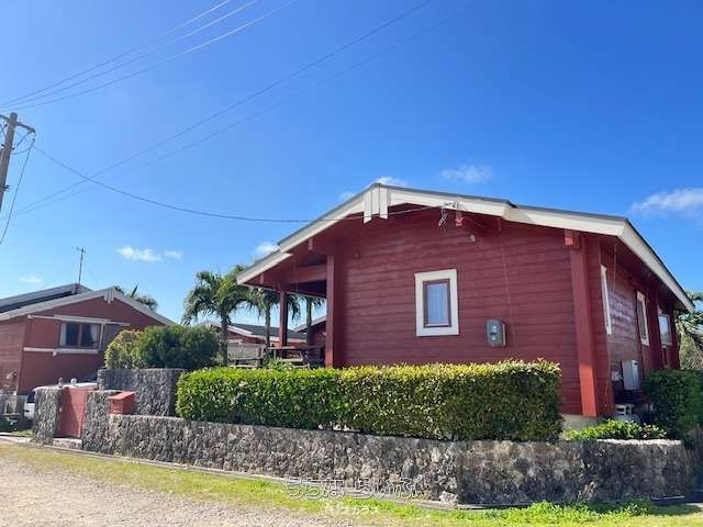 Rare Miyakojima Log House for Sale - 3LDK with Furnishings - Thumbnail 3