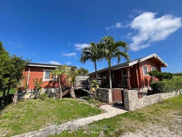 Rare Miyakojima Log House for Sale - 3LDK with Furnishings - Thumbnail 2