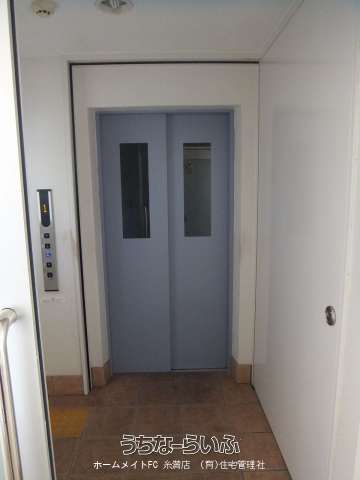 Senior Rental Apartment in Naha Shinjuku | Barrier-Free & Emergency System - Thumbnail 3