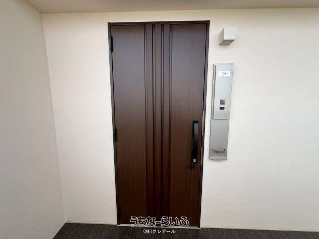 New 3LDK Top-Floor Apartment with Panoramic Views in Okinawa City - Thumbnail 3