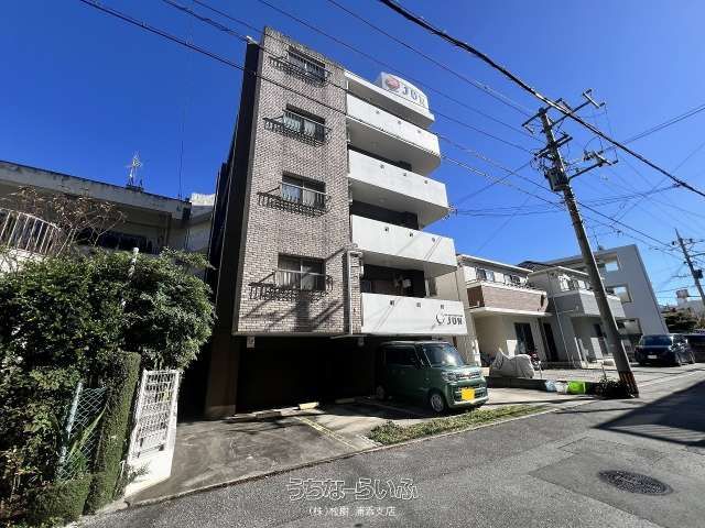 Designer Apartment Building for Sale in Urasoe, Okinawa - Thumbnail 3