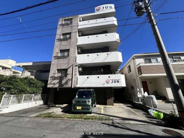 Designer Apartment Building for Sale in Urasoe, Okinawa - Thumbnail 4