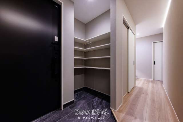 New 3-Story Wooden House for Sale in Urasoe, Okinawa - Thumbnail 4