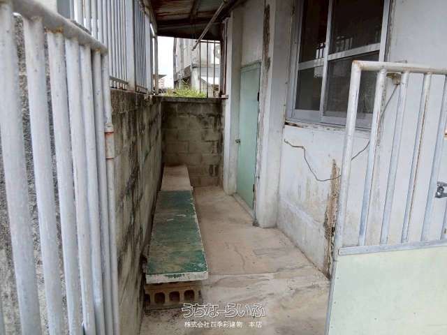 2DK House for Sale on Corner Lot in Urasoe, Okinawa - Thumbnail 2
