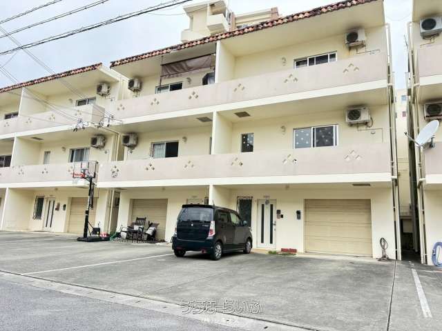 3-Story RC House for Sale in Chatan, Okinawa - 293 sqm Land - Thumbnail 3
