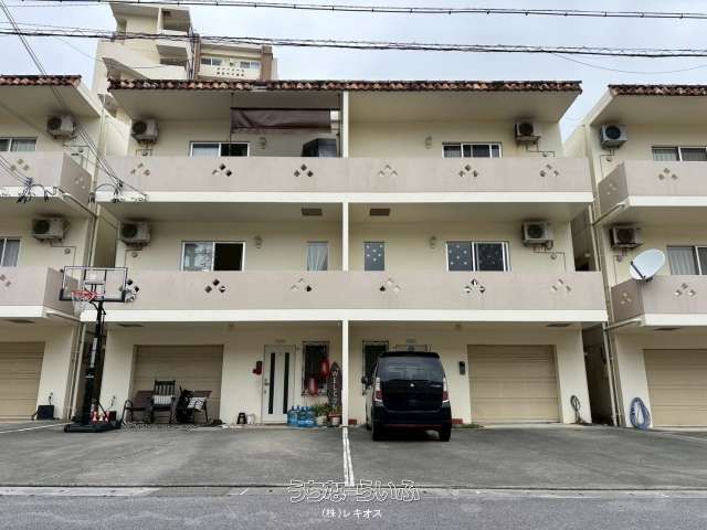 3-Story RC House for Sale in Chatan, Okinawa - 293 sqm Land - Thumbnail 4
