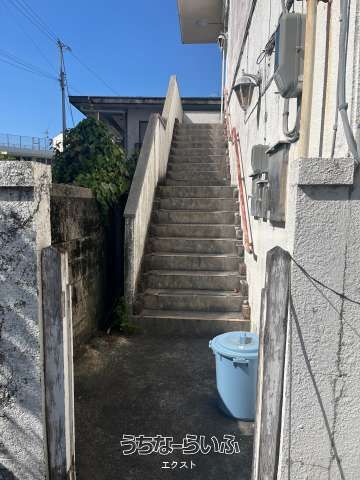 Spacious Studio for Rent in Naha, Okinawa with DIY Option - Thumbnail 2