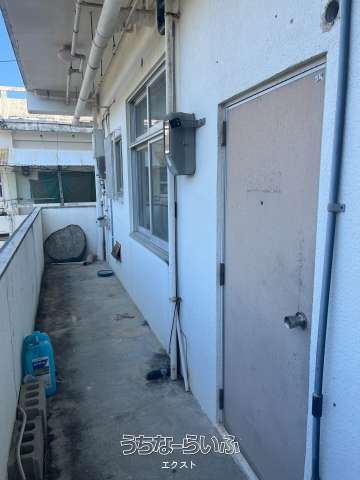 Spacious Studio for Rent in Naha, Okinawa with DIY Option - Thumbnail 4