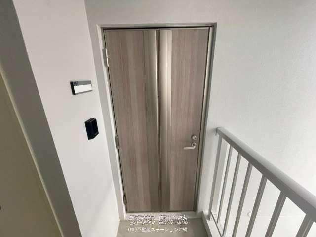 Pet-Friendly 1K Apartment in Naha Akebono with Auto-Lock - Thumbnail 2