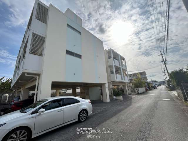 Aqua Point 1K Monthly Apartment for Rent in Okinawa City - Thumbnail 2