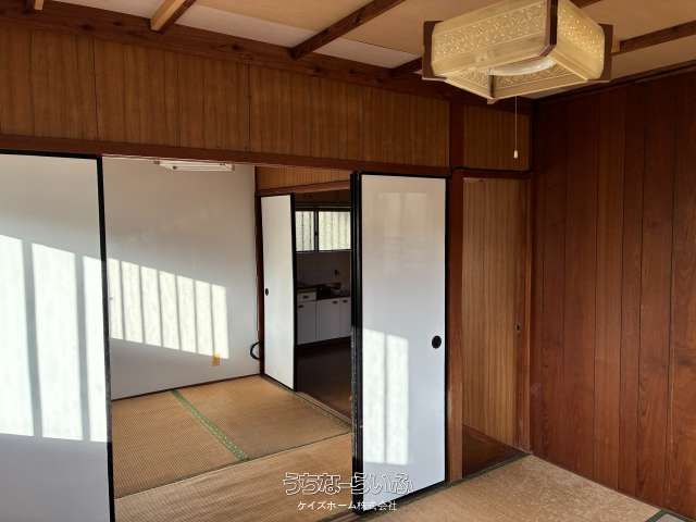 Retro 2K Apartment for Rent in Nakaima, Naha City, Okinawa - Thumbnail 3