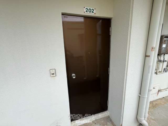 Maison Crystal 202: 1R Apartment for Rent in Naha City, Okinawa - Thumbnail 3