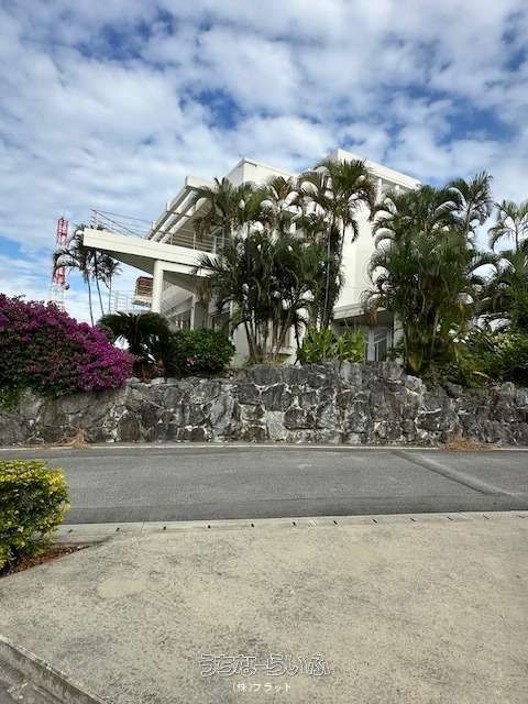 Ocean View 3LDK House with Large Garden in Yomitan, Okinawa - Thumbnail 4