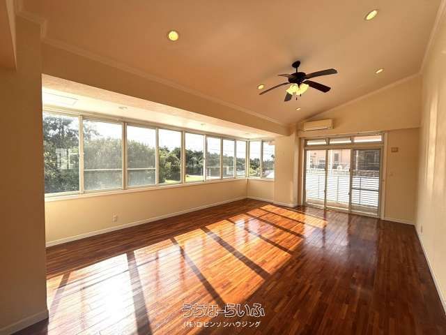 Tokeshi House: Spacious 2LDK Rental in Yomitan Village, Okinawa - Thumbnail 4