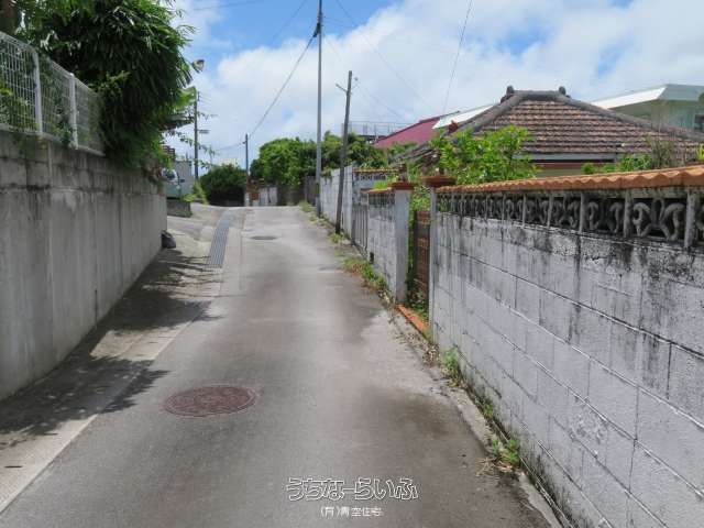 Spacious 856.69 sqm Land Plot in Kitakagusuku Village, Okinawa - Thumbnail 4