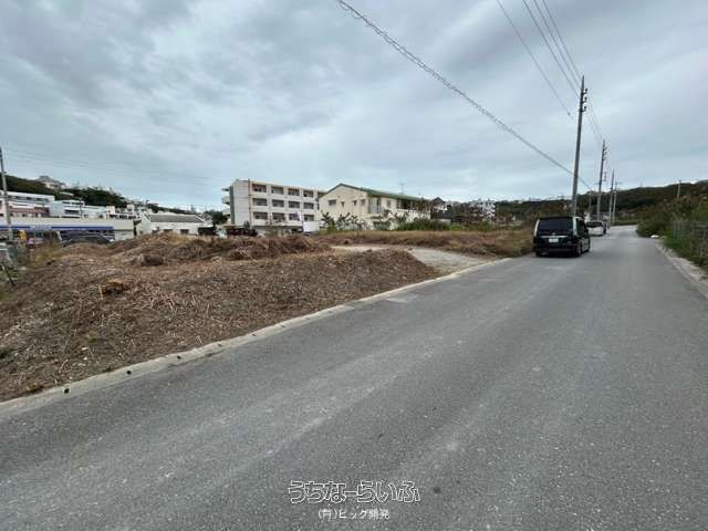 10-Car Parking Lot for Rent in Urasoe City, Okinawa - Thumbnail 4