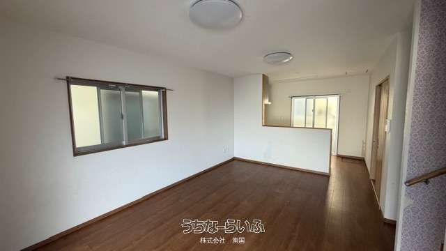 Spacious 3LDK Detached House for Rent in Okinawa City - Thumbnail 4