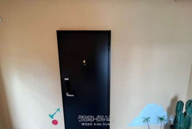 BREAKY HOTEL ANNEX 4F: Renovated 1R Apartment in Chatan, Okinawa - Thumbnail 2
