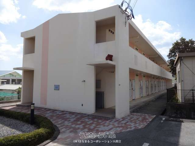 Fururiru 204: 1K Apartment for Rent in Okinawa City - Thumbnail 2