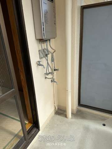World i B-3: 2LDK Apartment for Rent in Nakagusuku Village, Okinawa - Thumbnail 2