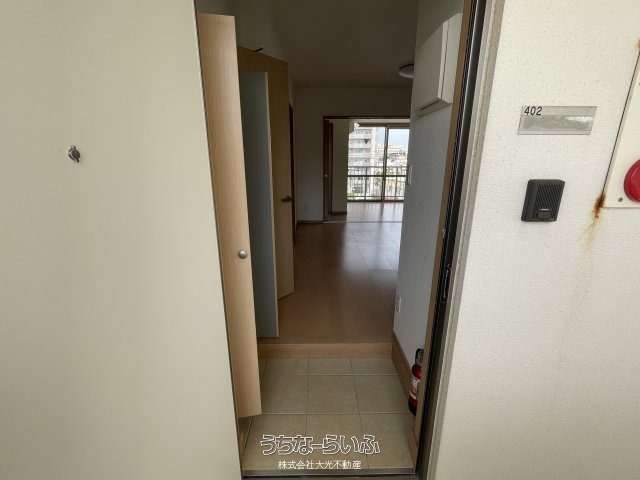 Y's Glanz 402: 1LDK Apartment for Rent in Ginowan, Okinawa - Thumbnail 2