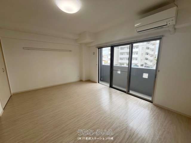 Crestage Chatan 202: Pet-Friendly 1LDK Apartment in Okinawa - Thumbnail 4