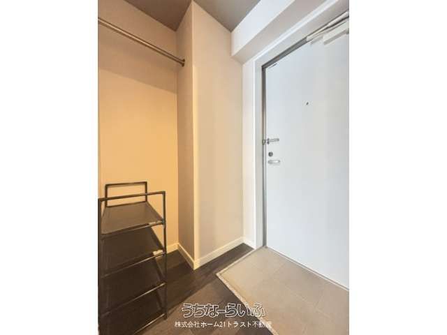 5floor 301: 1R Apartment for Rent in Urasoe, Okinawa - Thumbnail 2