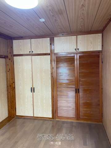 Detached 3DK House for Rent in Okinawa City with Parking - Thumbnail 2