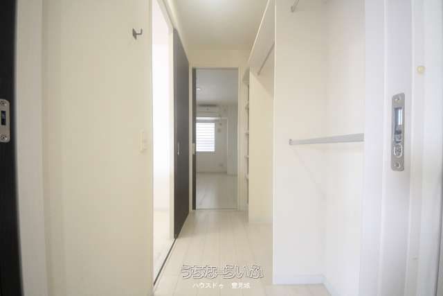 F Stage Toyosaki Riverfront 3LDK Condo for Sale in Tomigusuku - Thumbnail 2