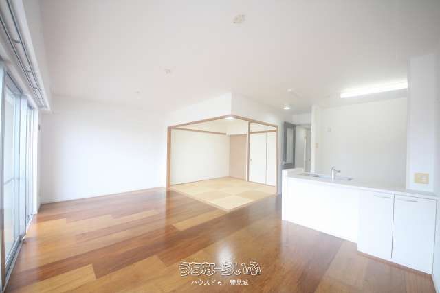F Stage Toyosaki Riverfront 3LDK Condo for Sale in Tomigusuku - Thumbnail 3