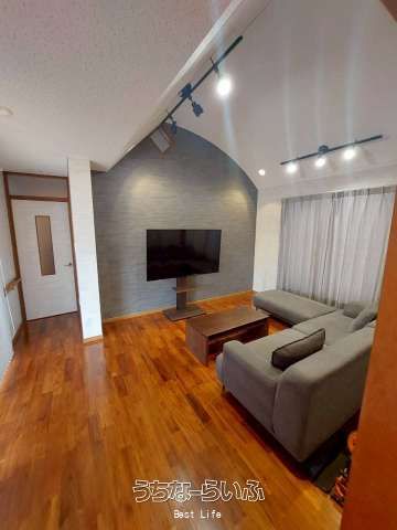 5LDK Single-Story House for Rent in Okinawa City with Large Garden - Thumbnail 2