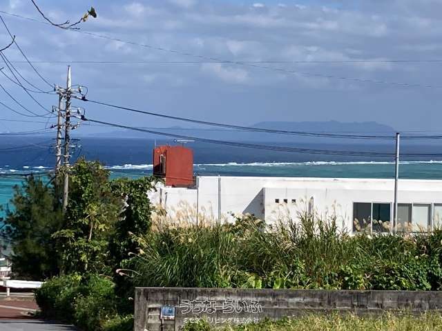 219 sqm Land for Sale in Yomitan Village, Okinawa with Potential Ocean View - Thumbnail 3