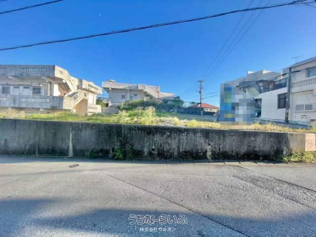 Land for Sale in Miyazato, Okinawa City - Three Plots, No Building Conditions - Thumbnail 3