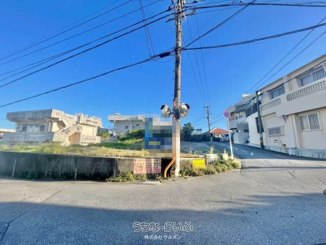 Land for Sale in Miyazato, Okinawa City - Three Plots, No Building Conditions - Thumbnail 2