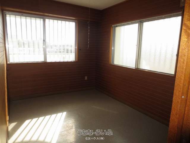 Yamaguchi Mansion 3F-1 Apartment for Rent in Okinawa City - Thumbnail 4
