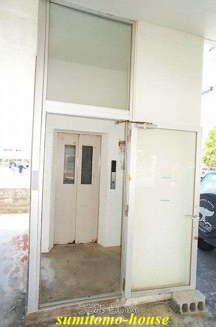 Yamaguchi Mansion 3F-1 Apartment for Rent in Okinawa City - Thumbnail 3