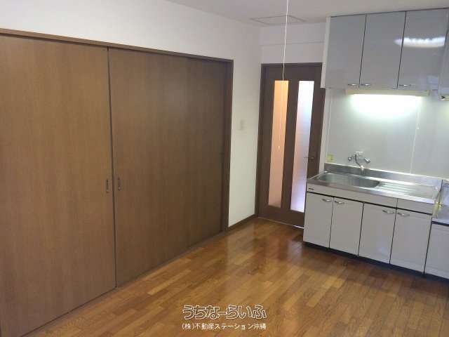 2LDK Apartment for Rent in Naha, Okinawa - Near Miebashi Station - Thumbnail 4