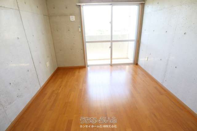 Pet-Friendly 1K Apartment for Rent in Ishigaki, Okinawa - Thumbnail 2
