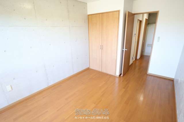 Pet-Friendly 1K Apartment for Rent in Ishigaki, Okinawa - Thumbnail 4
