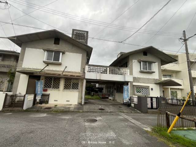Two-Household Home on 100 Tsubo Plot in Okinawa City's Mihara - Thumbnail 4