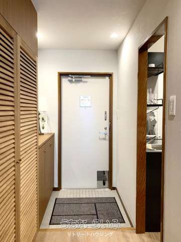 Renovated 1R Condo with Sea Views in Onna, Okinawa - Thumbnail 2