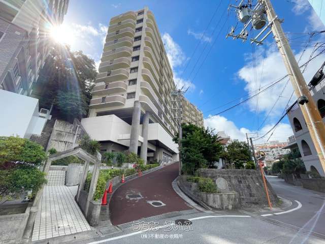 Renovated 4LDK Apartment for Sale in Naha, Okinawa - Thumbnail 3