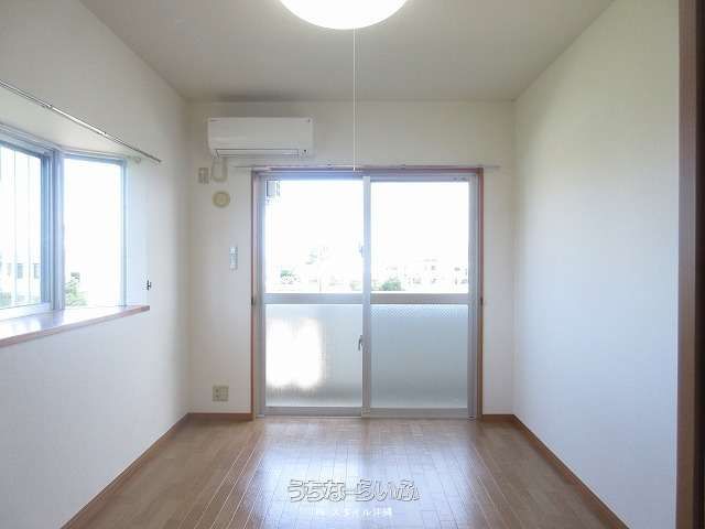 Pet-Friendly 2LDK Apartment for Rent in Yaese Town, Okinawa - Thumbnail 4