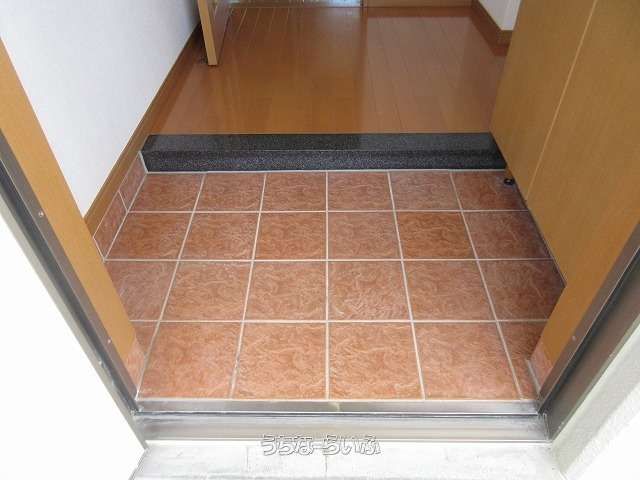 Pet-Friendly 2LDK Apartment for Rent in Yaese Town, Okinawa - Thumbnail 2